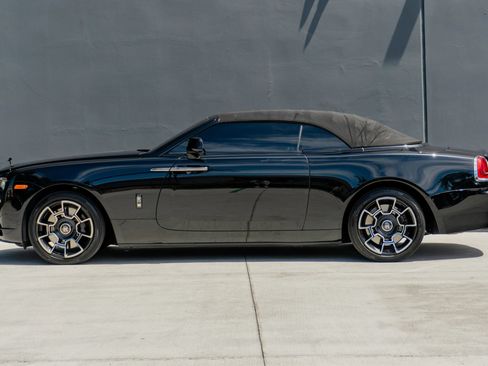 Used 2018 Rolls-Royce Dawn RWD image 2
