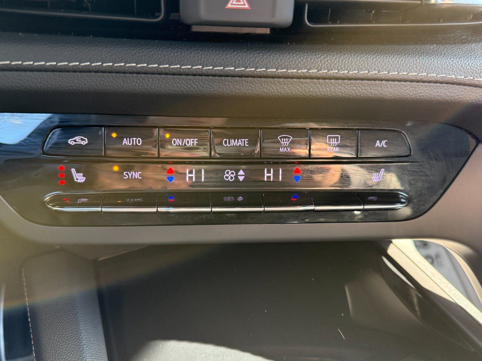 Certified 2022 Buick Envision Essence w/ Technology Package II FWD image 35