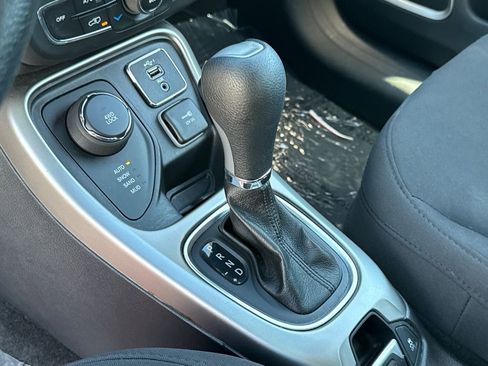 Used 2020 Jeep Compass Sport AWD/4WD image 28