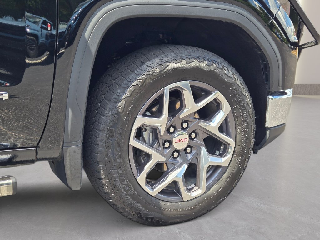 Used 2024 GMC Sierra 1500 SLT AWD/4WD image 11
