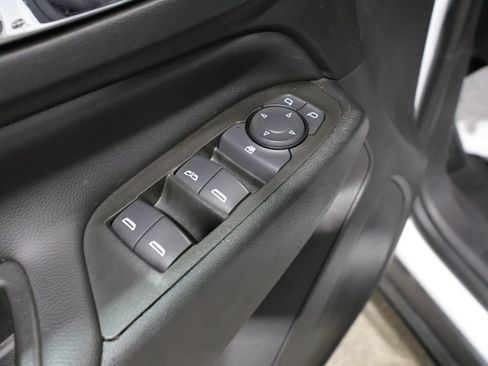 Used 2023 Chevrolet Equinox LT AWD/4WD image 13