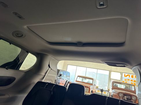 Used 2018 Chrysler Pacifica Limited image 40