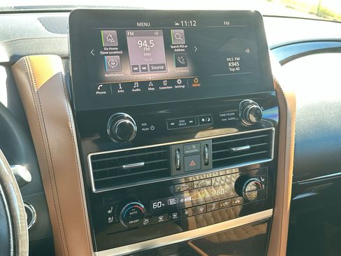 Used 2024 INFINITI QX80 Sensory image 16