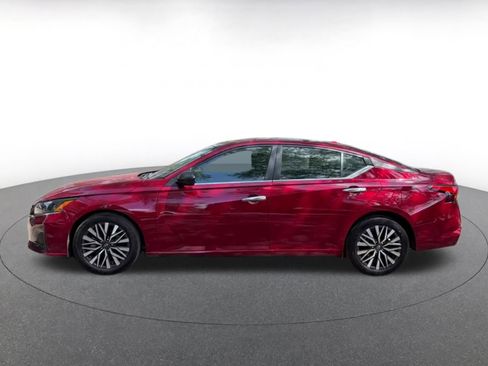 Used 2025 Nissan Altima 2.5 SV image 9