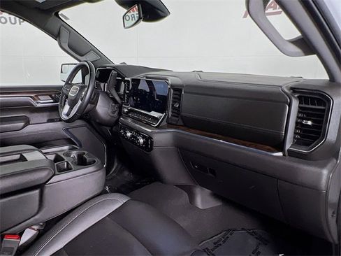 Used 2024 GMC Sierra 1500 SLT image 38