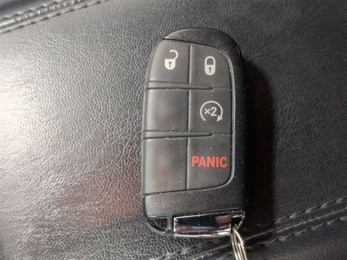 Certified 2023 Jeep Compass Limited image 35