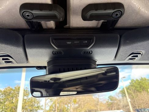 Used 2020 Jeep Gladiator Overland image 28