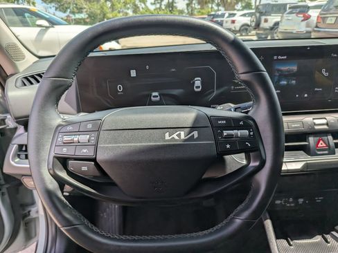 Certified 2025 Kia K4 EX FWD image 28