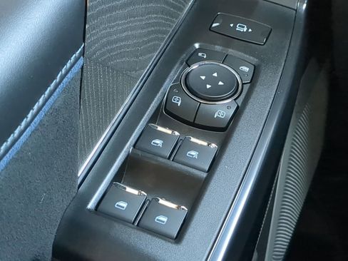 Used 2025 Ford F450 Platinum w/ FX4 Off-Road Package image 23