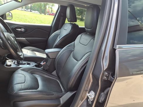 Used 2021 Jeep Cherokee Limited AWD/4WD image 12
