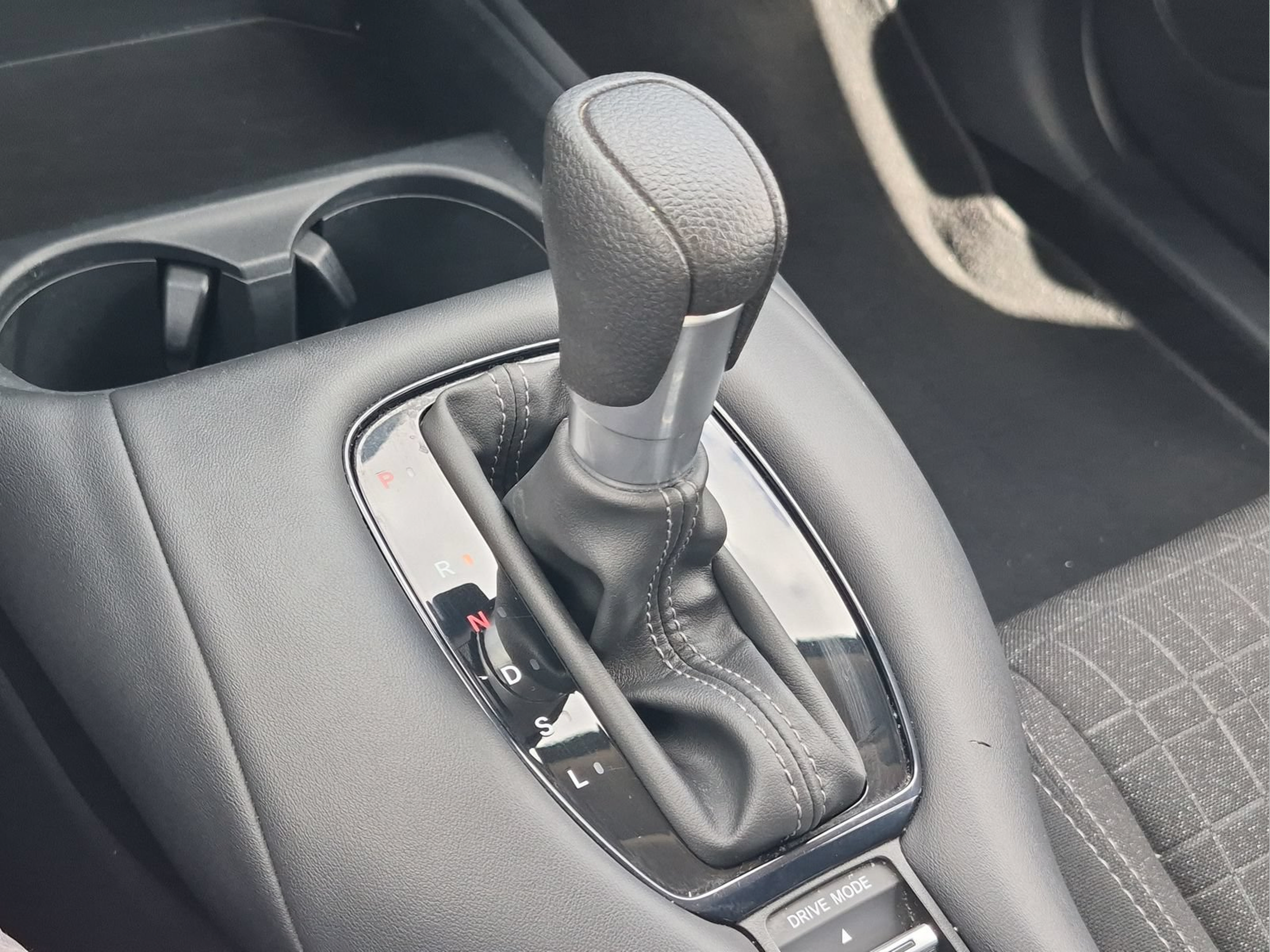 Certified 2025 Honda HR-V LX image 15