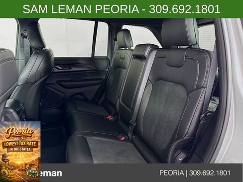 New 2025 Jeep Grand Cherokee Altitude image 24