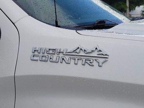 Used 2025 Chevrolet Silverado 1500 High Country w/ High Country Premium Package AWD/4WD image 9