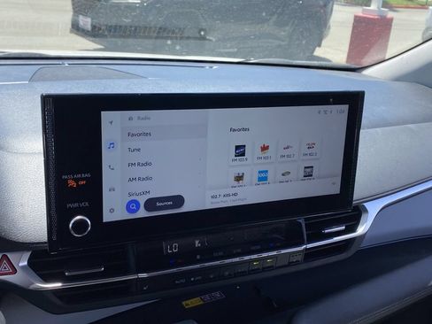 Certified 2026 Toyota Sienna XLE FWD image 8