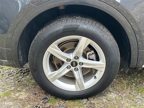 Used 2023 Audi Q5 2.0T Premium w/ Convenience Package image 16