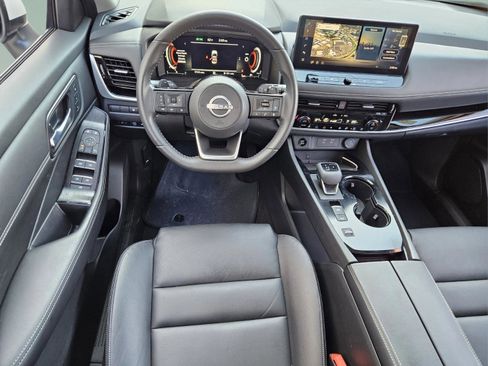 Used 2024 Nissan Rogue SL w/ SL Premium Package image 16