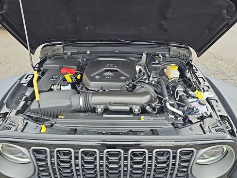 New 2026 Jeep Wrangler Unlimited Rubicon w/ Safety Group image 23