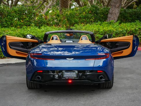 Used 2023 Aston Martin DB11 Volante RWD image 8