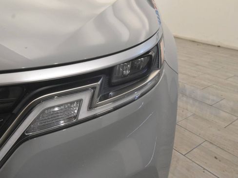 Used 2024 Kia Carnival EX FWD image 9
