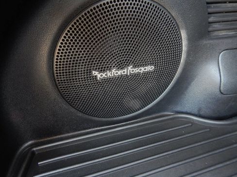 Used 2011 Nissan Juke SV FWD image 29