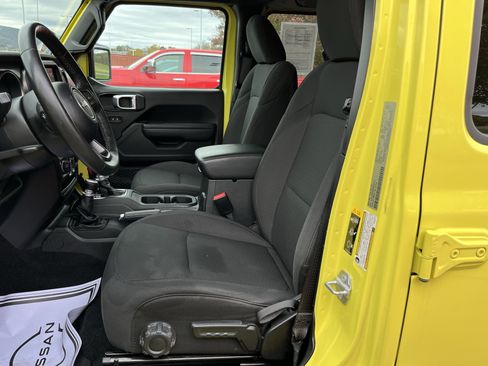 Used 2022 Jeep Wrangler Unlimited Sport image 12