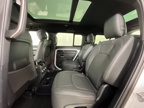 New 2026 Land Rover Defender 130 X-Dynamic SE AWD/4WD image 5