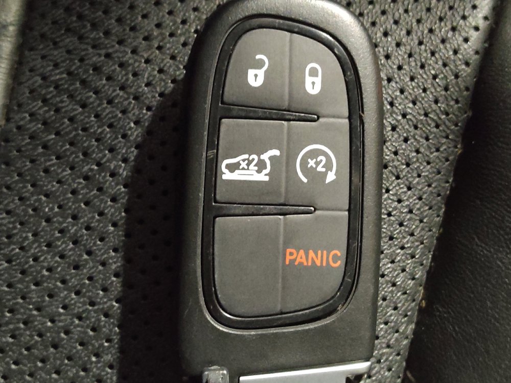 Used 2019 Jeep Cherokee Limited FWD image 32