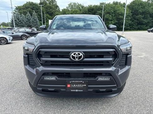 Used 2026 Toyota Tacoma SR5 AWD/4WD image 3