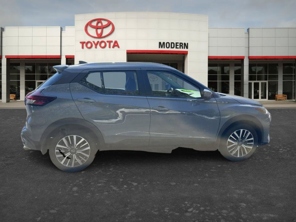 Used 2022 Nissan Kicks SV w/ Interior Electronics Package FWD image 15