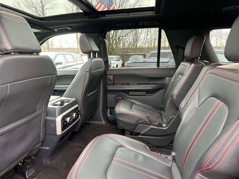 Used 2022 Ford Expedition Max Limited image 9