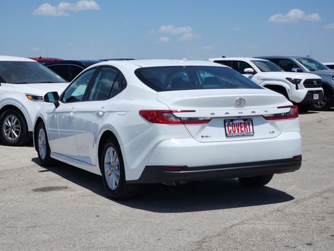 Used 2025 Toyota Camry LE FWD image 5