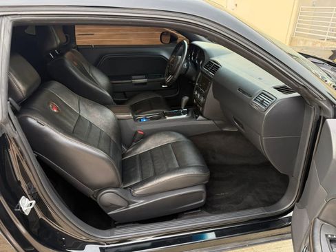 Used 2014 Dodge Challenger R/T RWD image 15