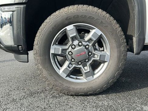 Certified 2025 GMC Sierra 2500 SLT w/ SLT Premium Package image 13