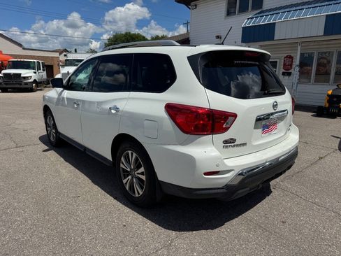 Used 2017 Nissan Pathfinder SL w/ SL Premium Package AWD/4WD image 8
