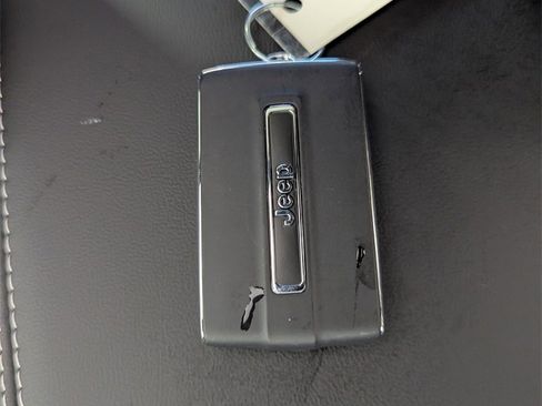 New 2025 Jeep Grand Cherokee Limited image 29