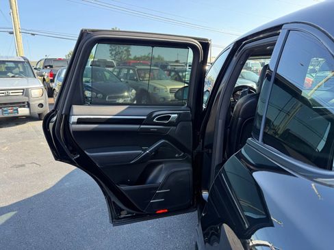 Used 2012 Porsche Cayenne image 37