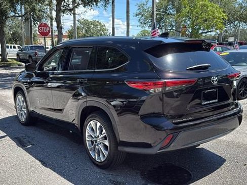 Used 2021 Toyota Highlander Limited FWD image 5