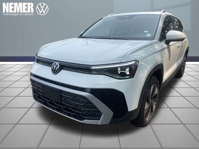 New 2025 Volkswagen Taos SE