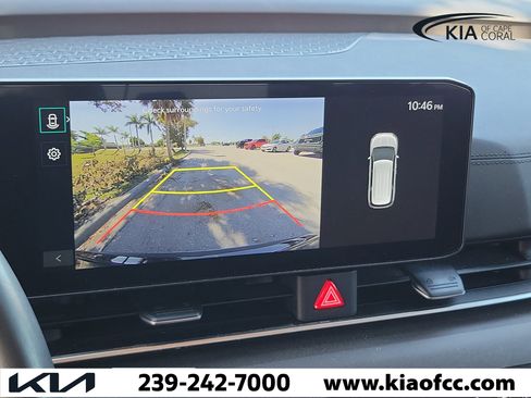 Used 2025 Kia Carnival EX FWD image 31