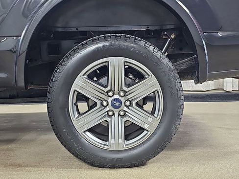 Used 2019 Ford F150 XLT w/ Equipment Group 302A Luxury AWD/4WD image 39