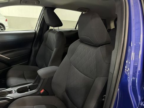 Used 2025 Toyota Corolla Cross LE AWD/4WD image 13
