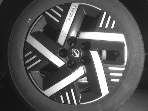 Used 2025 Nissan Kicks SV image 14