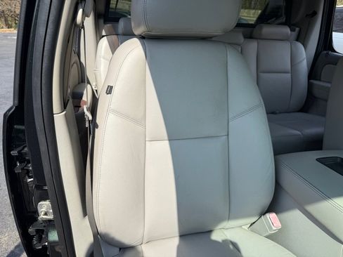 Used 2013 Chevrolet Avalanche LTZ image 70