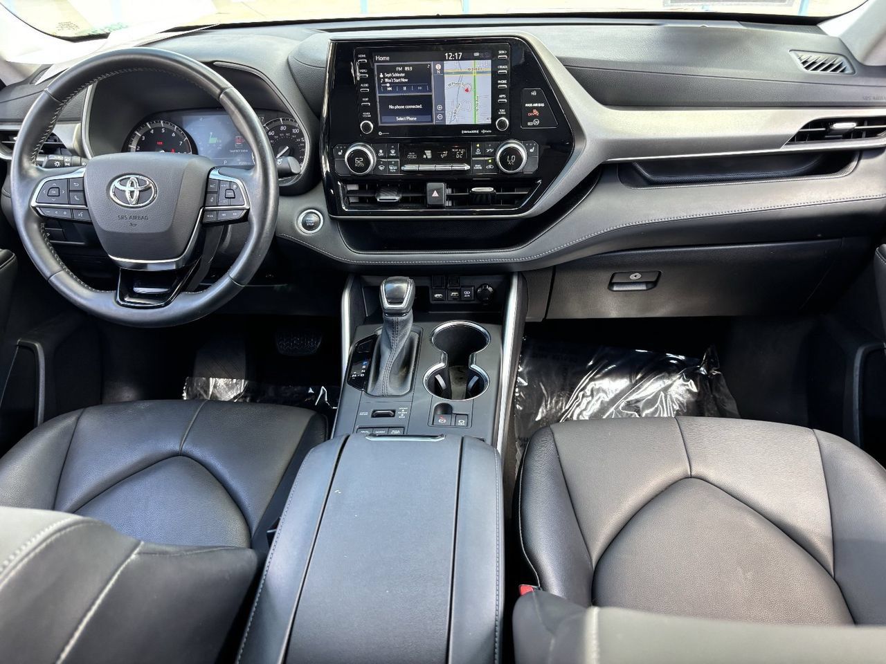 Used 2021 Toyota Highlander XLE AWD/4WD image 13