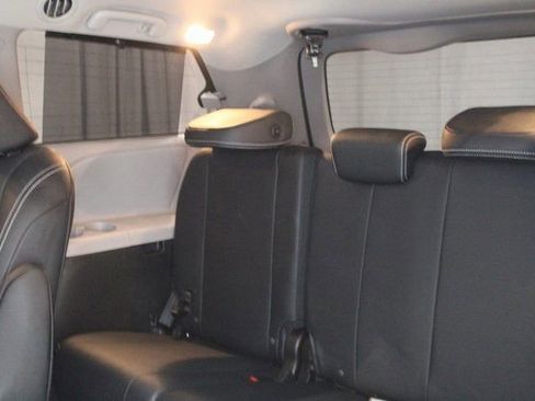 Used 2020 Toyota Sienna SE Premium w/ Nightshade Edition FWD image 30