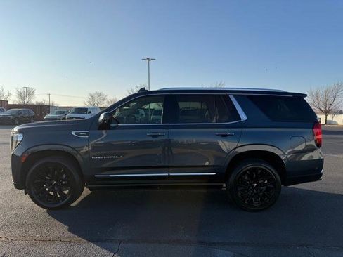 Used 2021 GMC Yukon Denali w/ Denali Premium Package image 4