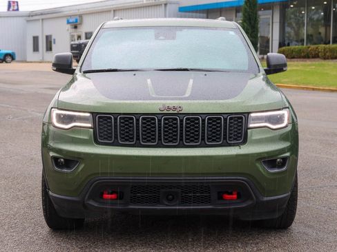 Used 2021 Jeep Grand Cherokee Trailhawk w/ Trailhawk Luxury Group AWD/4WD image 2