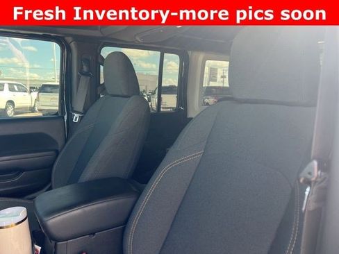 Used 2025 Jeep Wrangler Sport image 5
