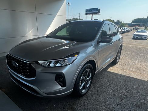 Certified 2023 Ford Escape ST-Line Select w/ Tech Pack #1 AWD/4WD image 5