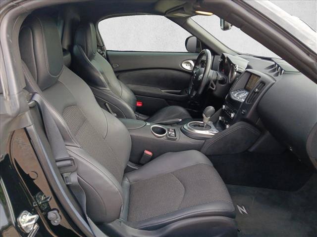 Used 2017 Nissan 370Z Touring RWD image 18